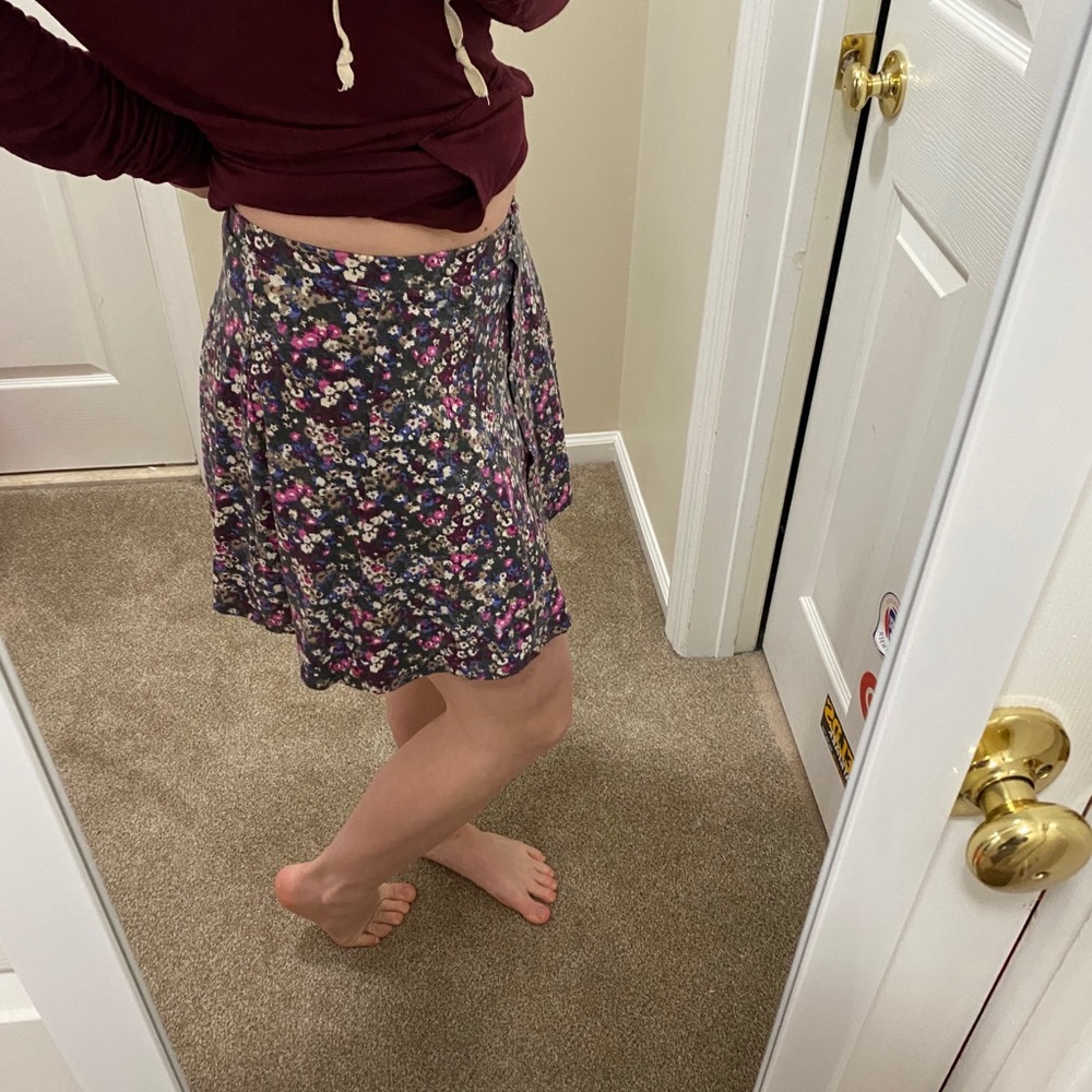 American Eagle Floral Skirt